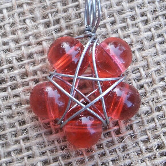 Handmade Red Resin Beads Star Flower Pentacle Pendant - Picture 8 of 8